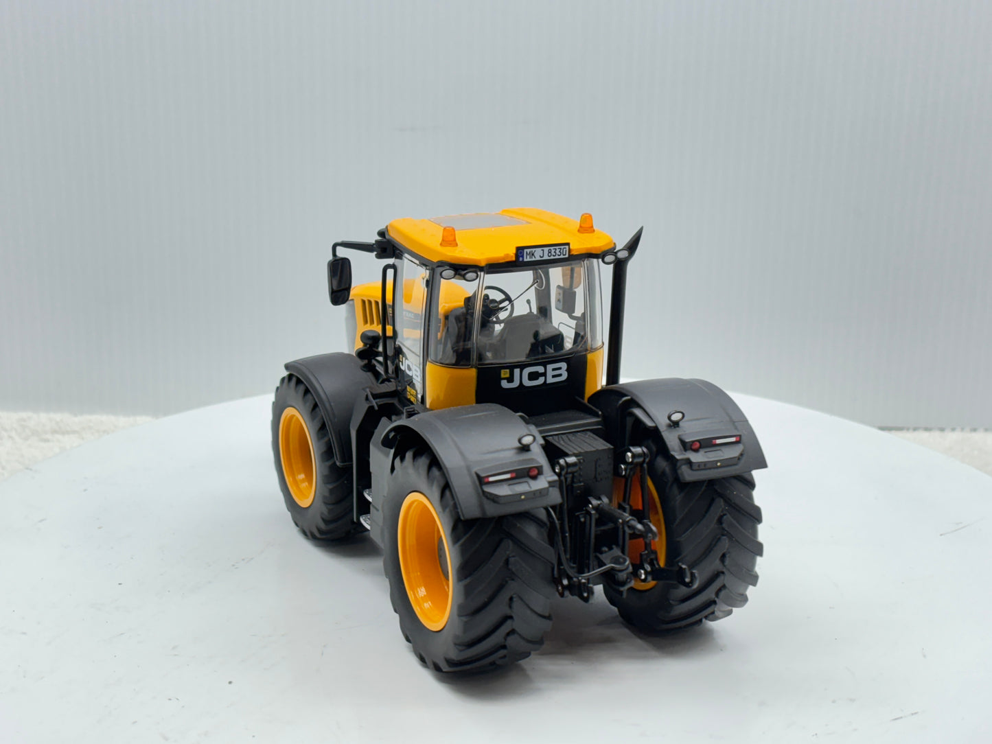 1/32 JCB Fastrac 8330