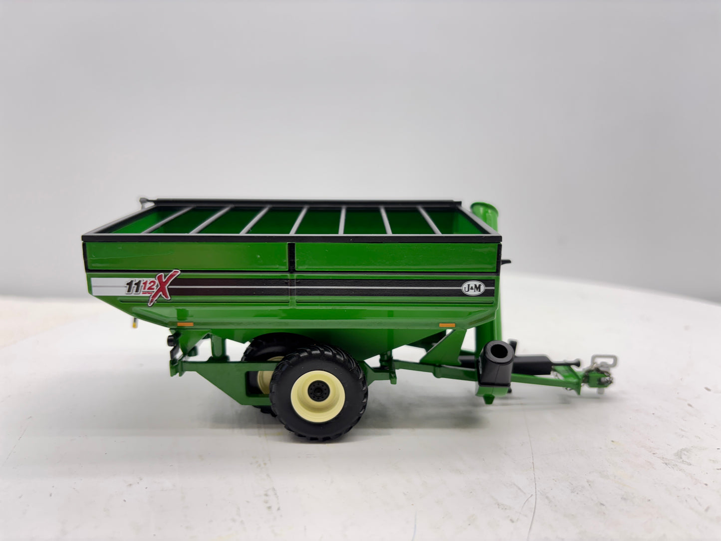 1/64 J&M 1112 X-Tend Tandem Grain Cart Green