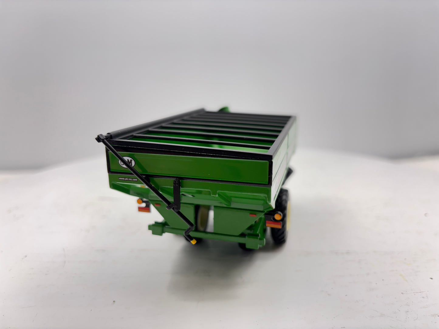 1/64 J&M 1112 X-Tend Tandem Grain Cart Green