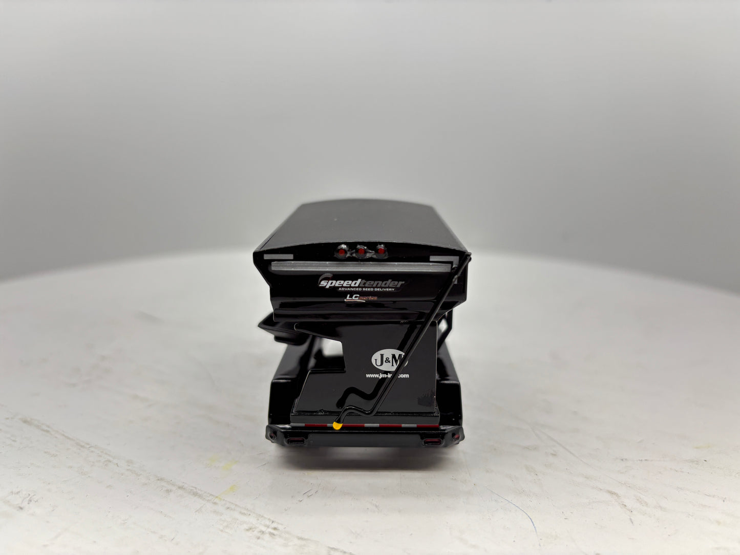 1/64 J&M LC390 Bulk Seed Tender Black