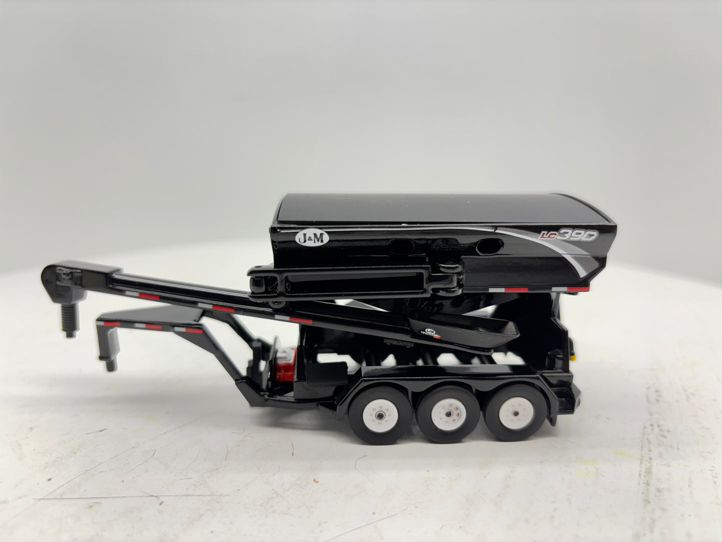 1/64 J&M LC390 Bulk Seed Tender Black