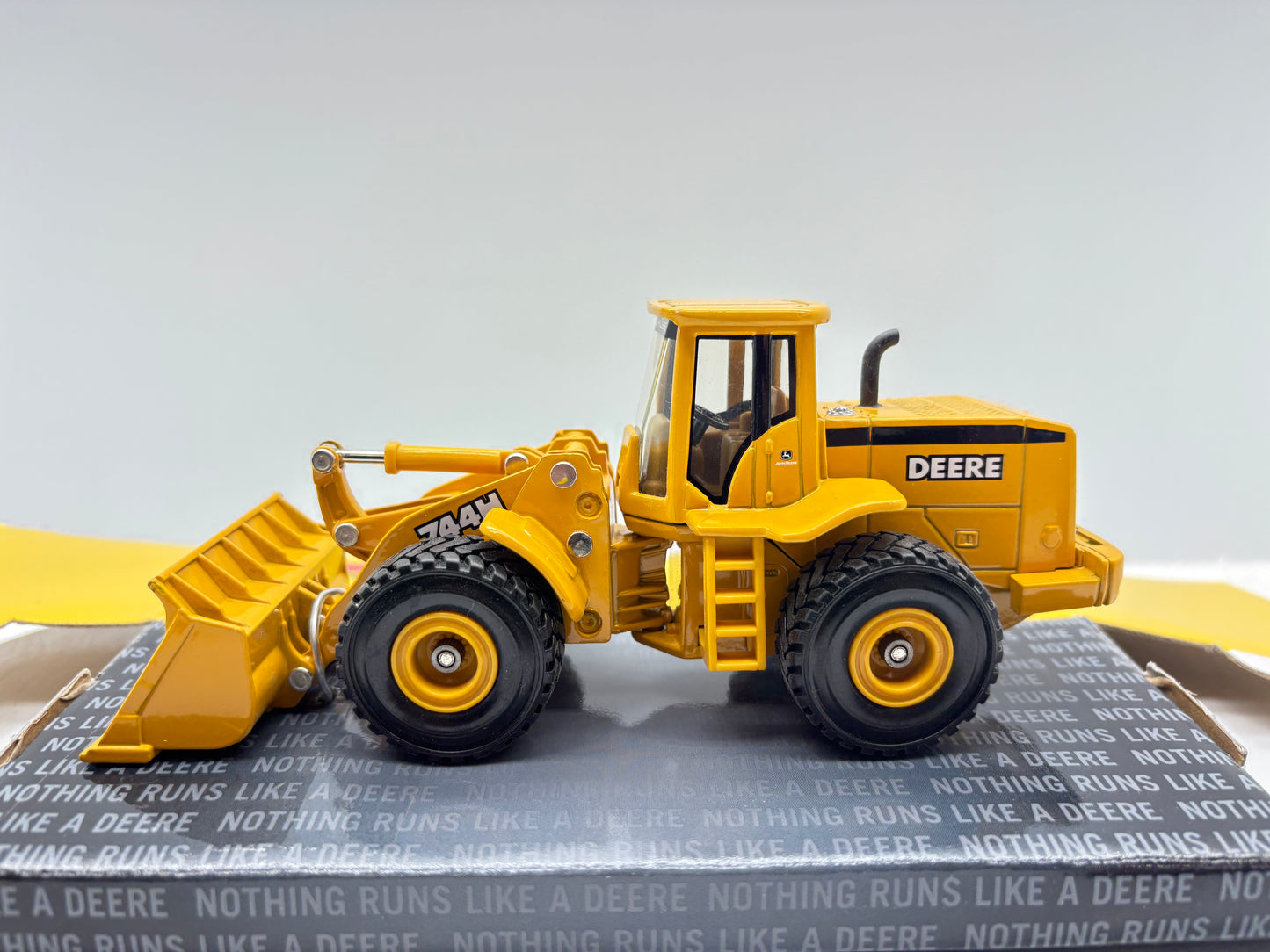 1/50 John Deere 744H