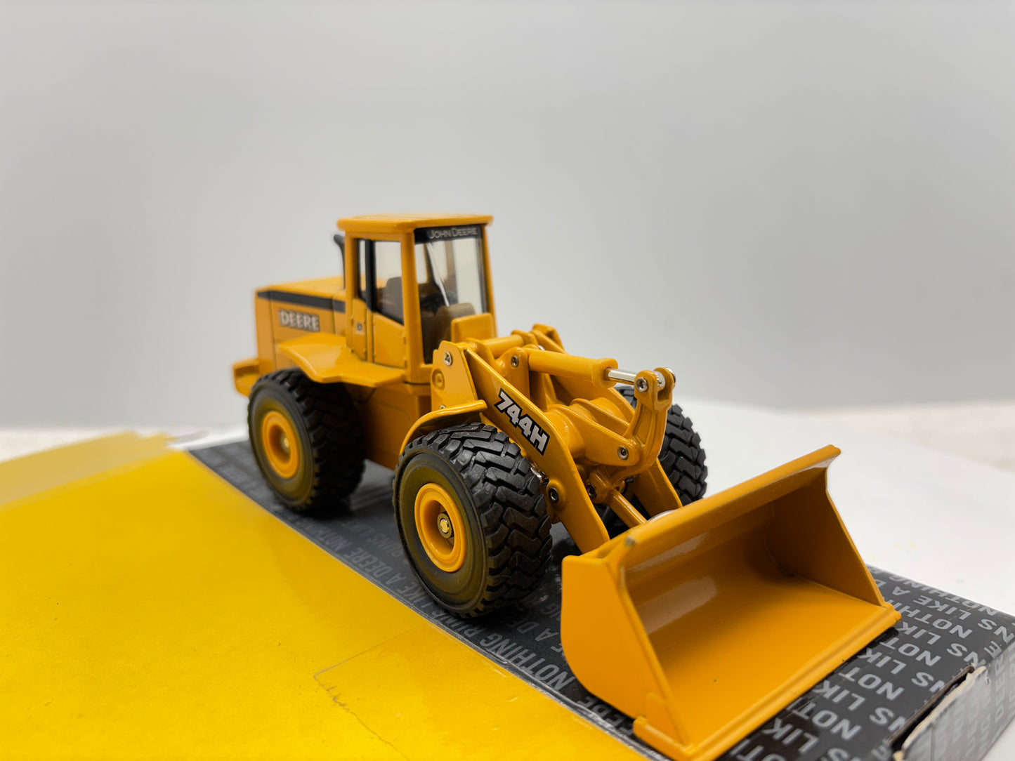 1/50 John Deere 744H