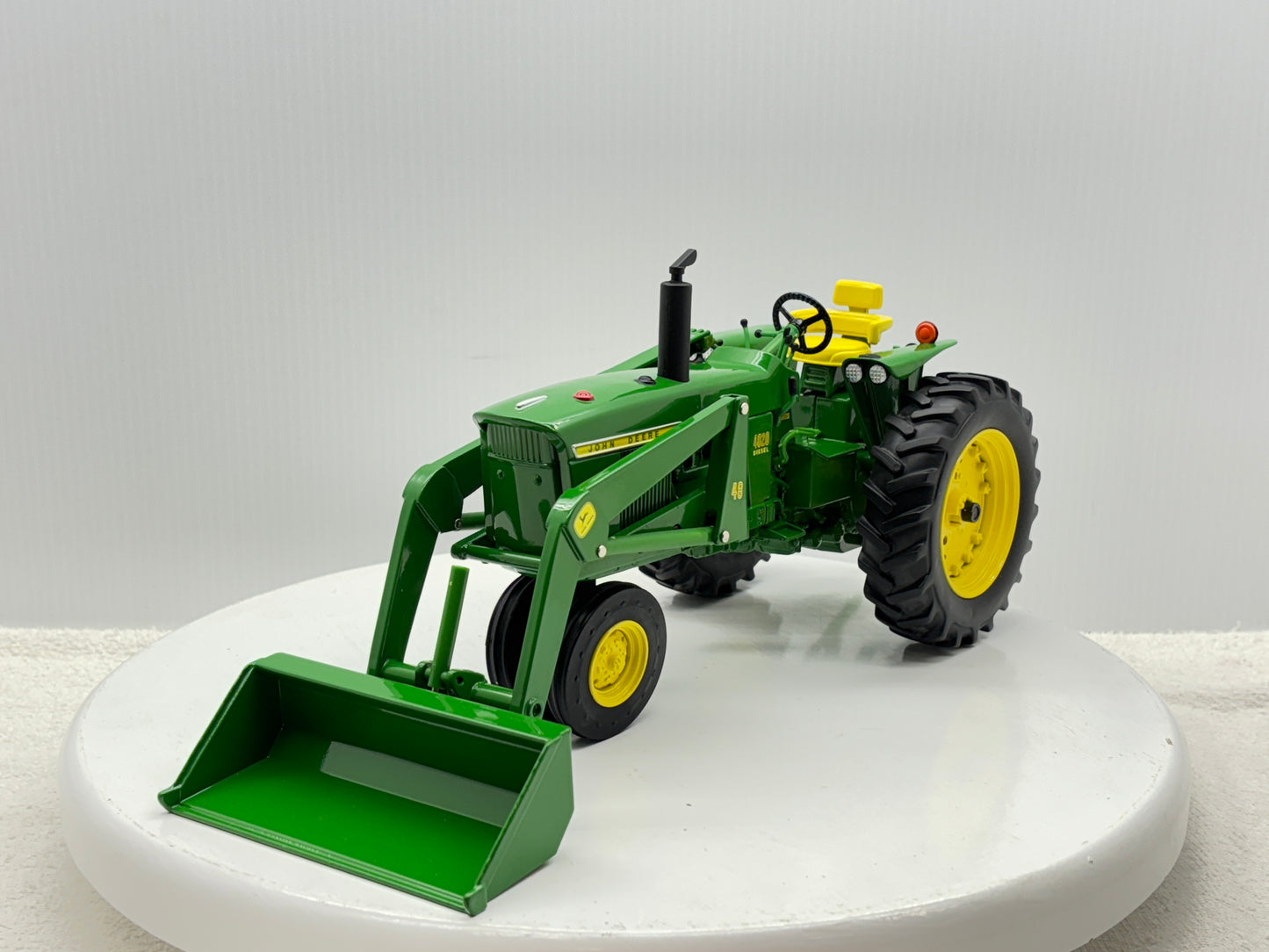 1/16 John Deere 4020 with 48 Loader