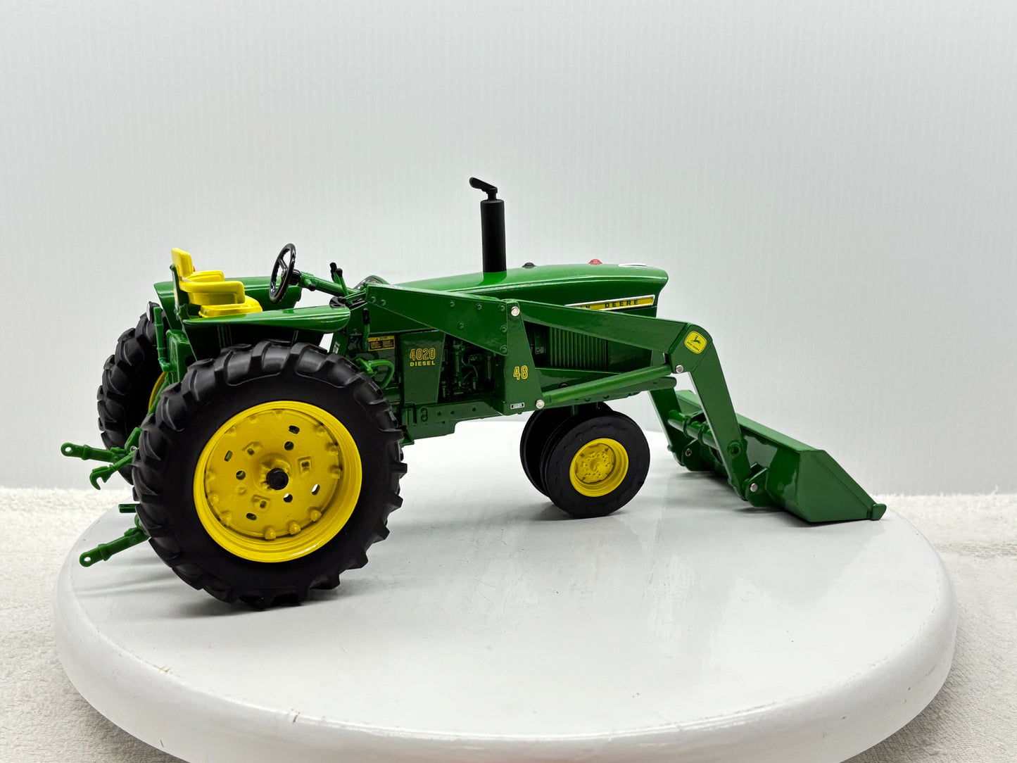 1/16 John Deere 4020 with 48 Loader