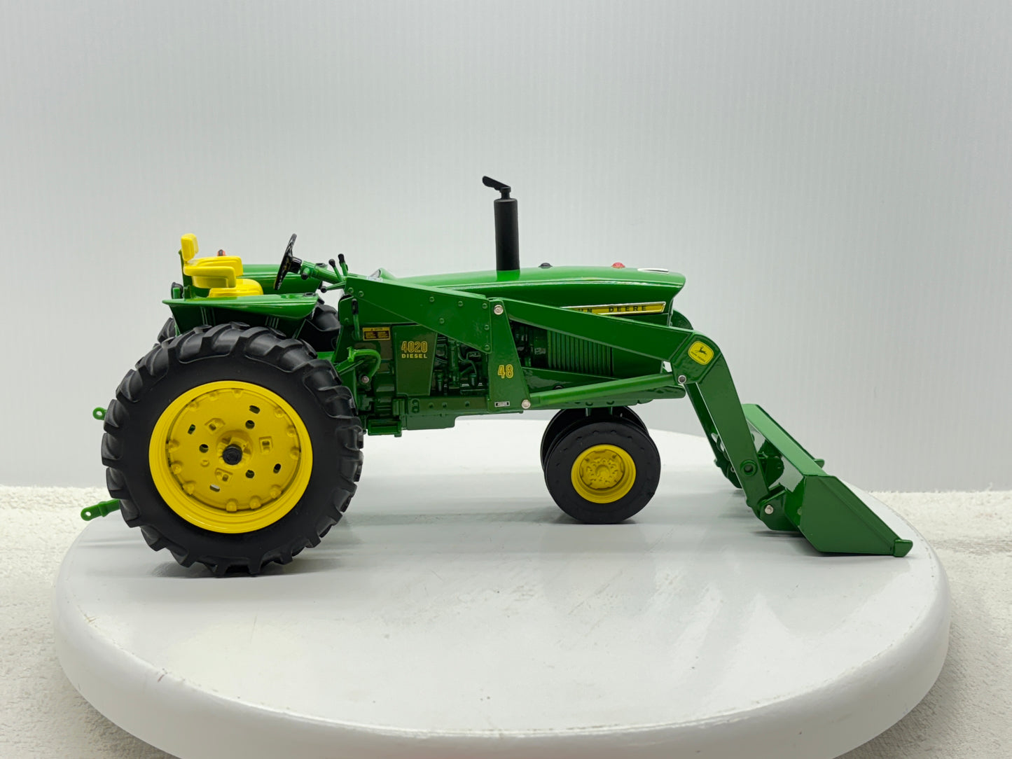 1/16 John Deere 4020 with 48 Loader