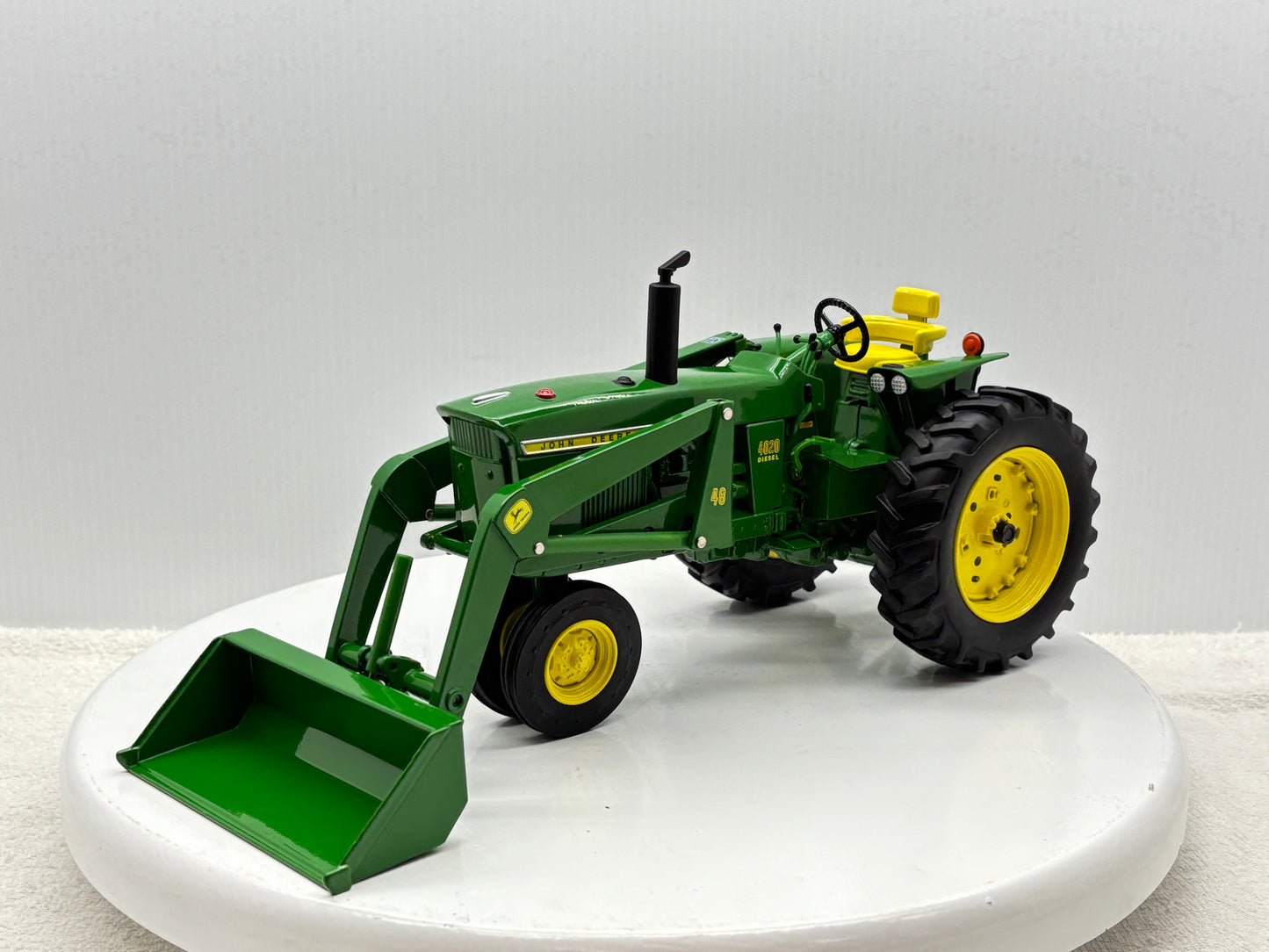 1/16 John Deere 4020 with 48 Loader
