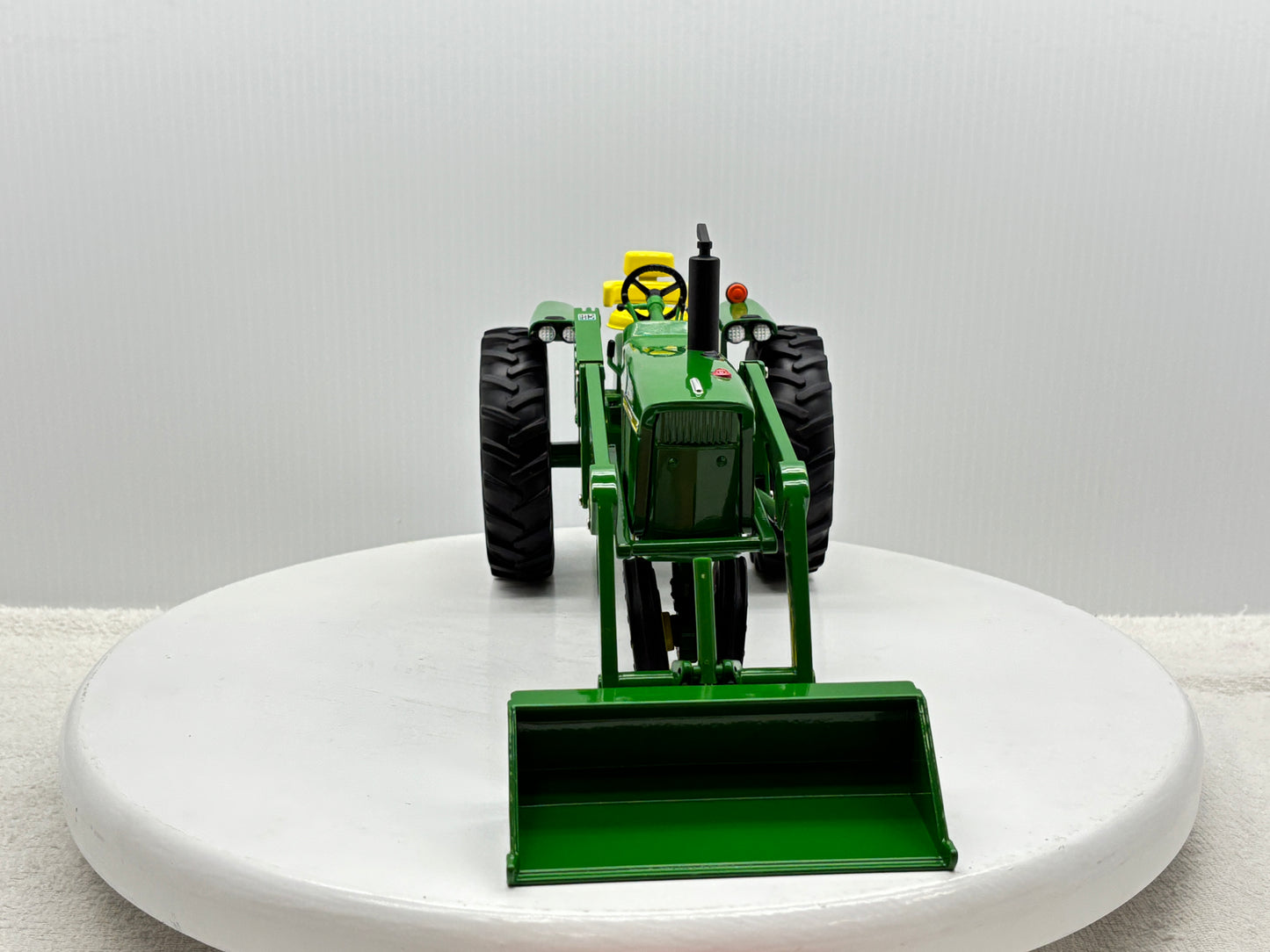 1/16 John Deere 4020 with 48 Loader