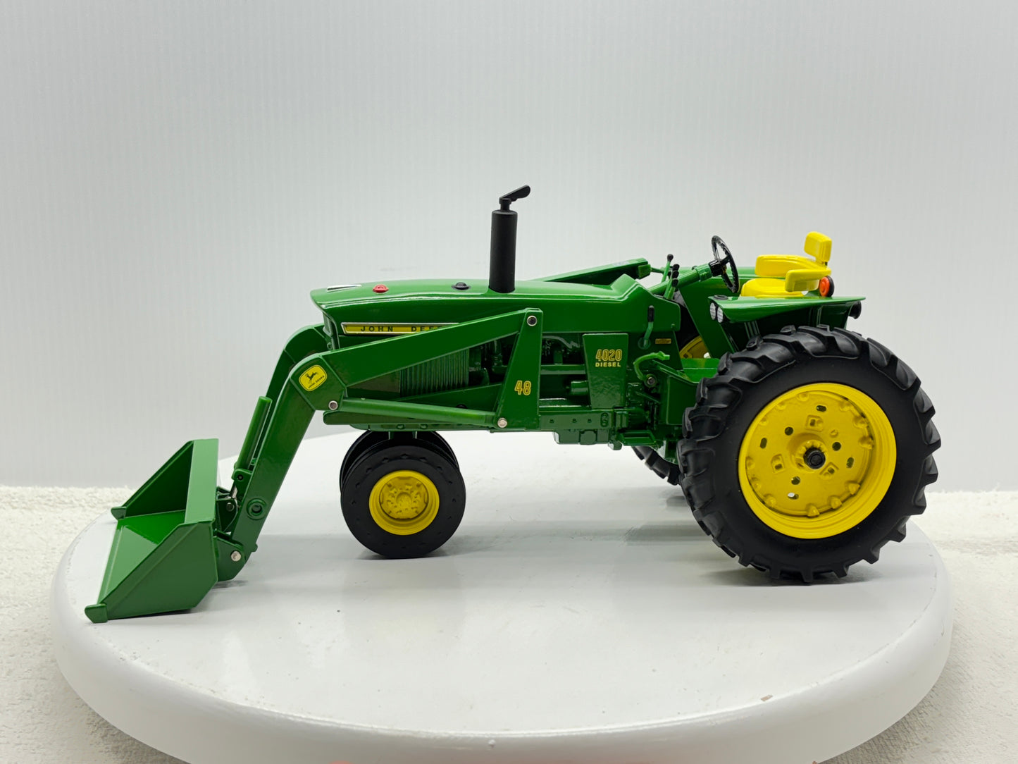 1/16 John Deere 4020 with 48 Loader