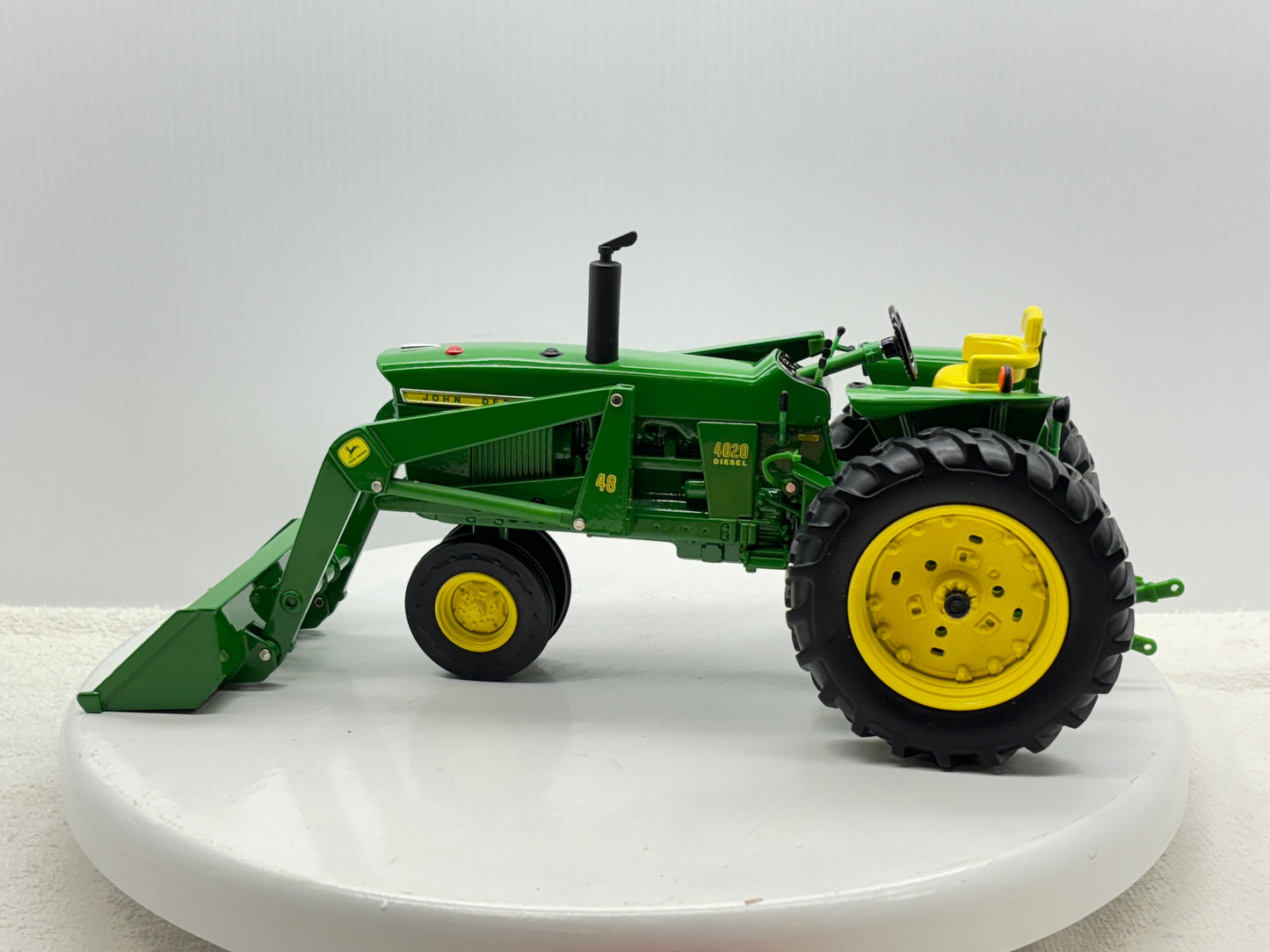 1/16 John Deere 4020 with 48 Loader