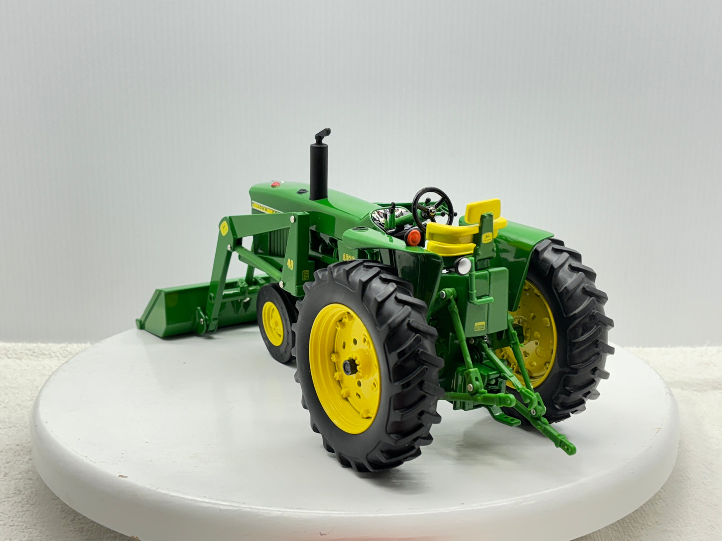 1/16 John Deere 4020 with 48 Loader