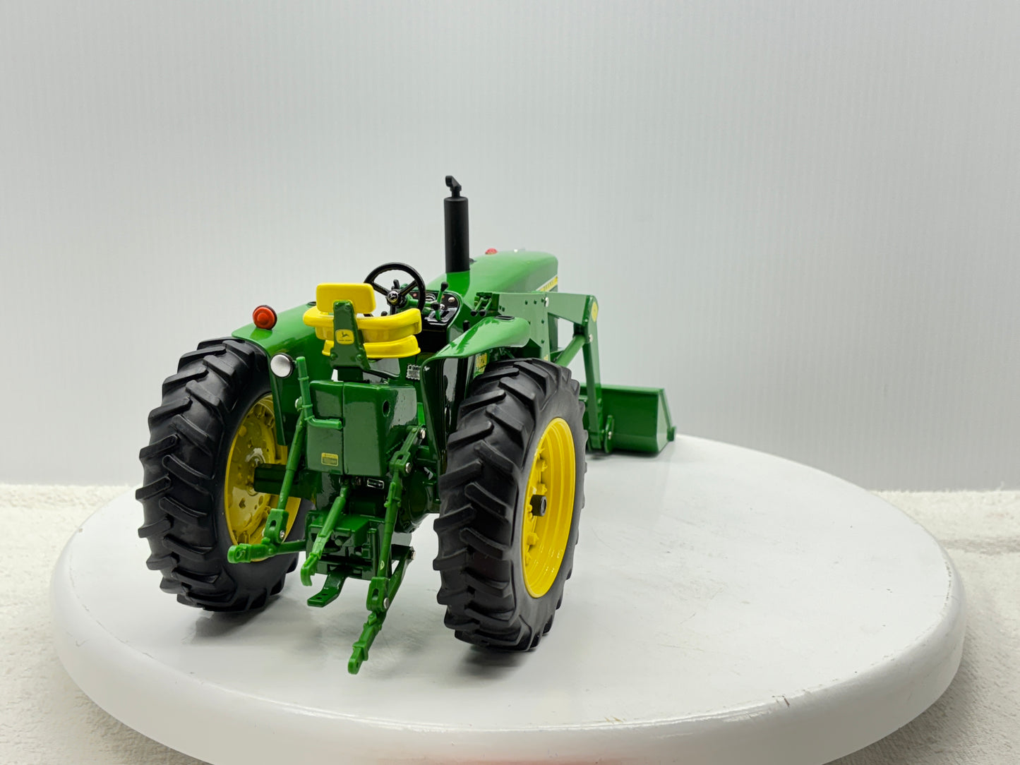 1/16 John Deere 4020 with 48 Loader