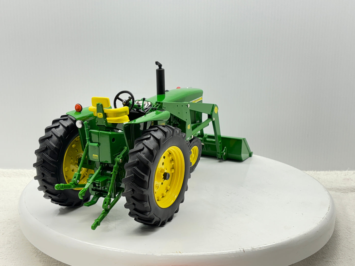 1/16 John Deere 4020 with 48 Loader