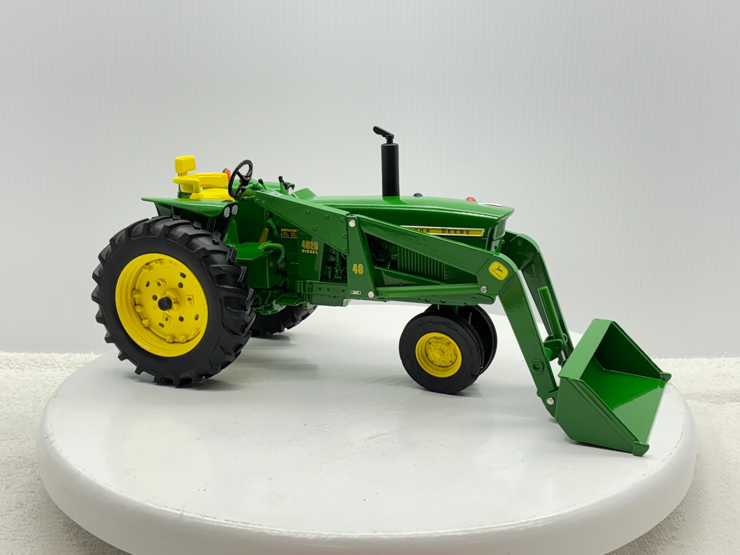 1/16 John Deere 4020 with 48 Loader