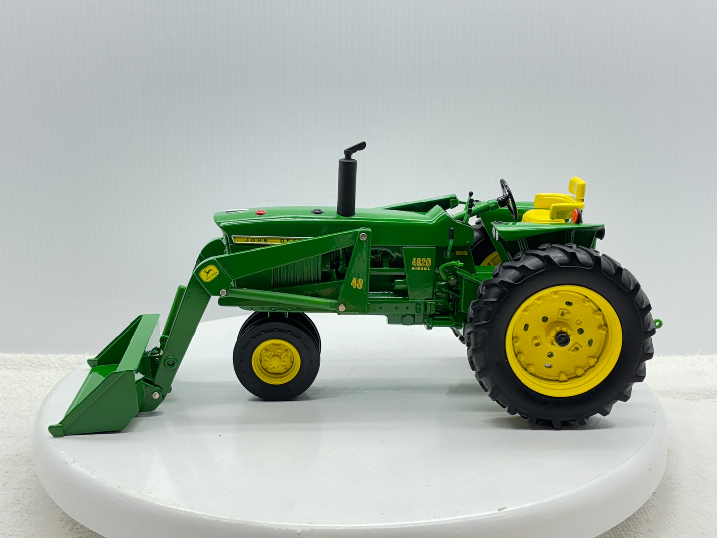 1/16 John Deere 4020 with 48 Loader