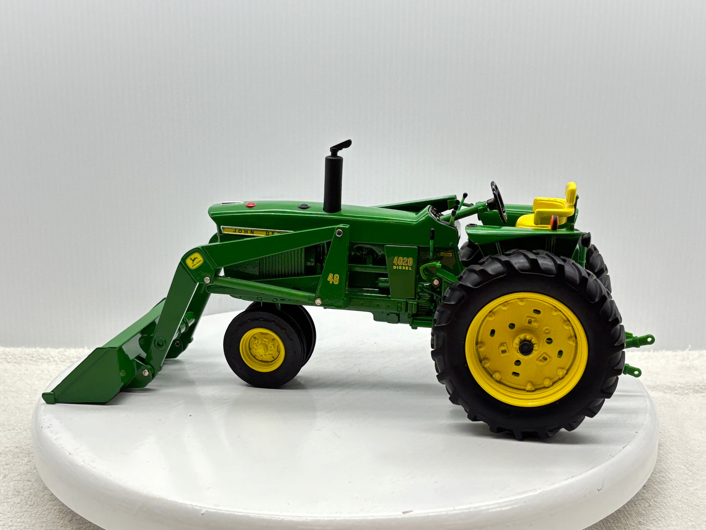 1/16 John Deere 4020 with 48 Loader