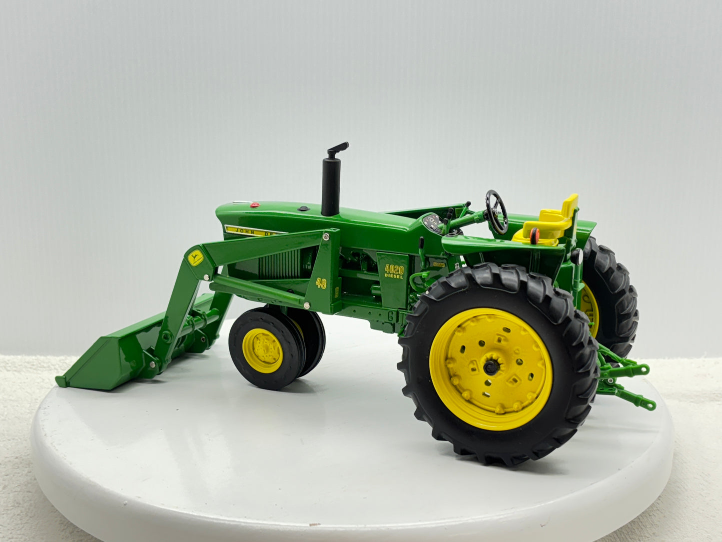 1/16 John Deere 4020 with 48 Loader