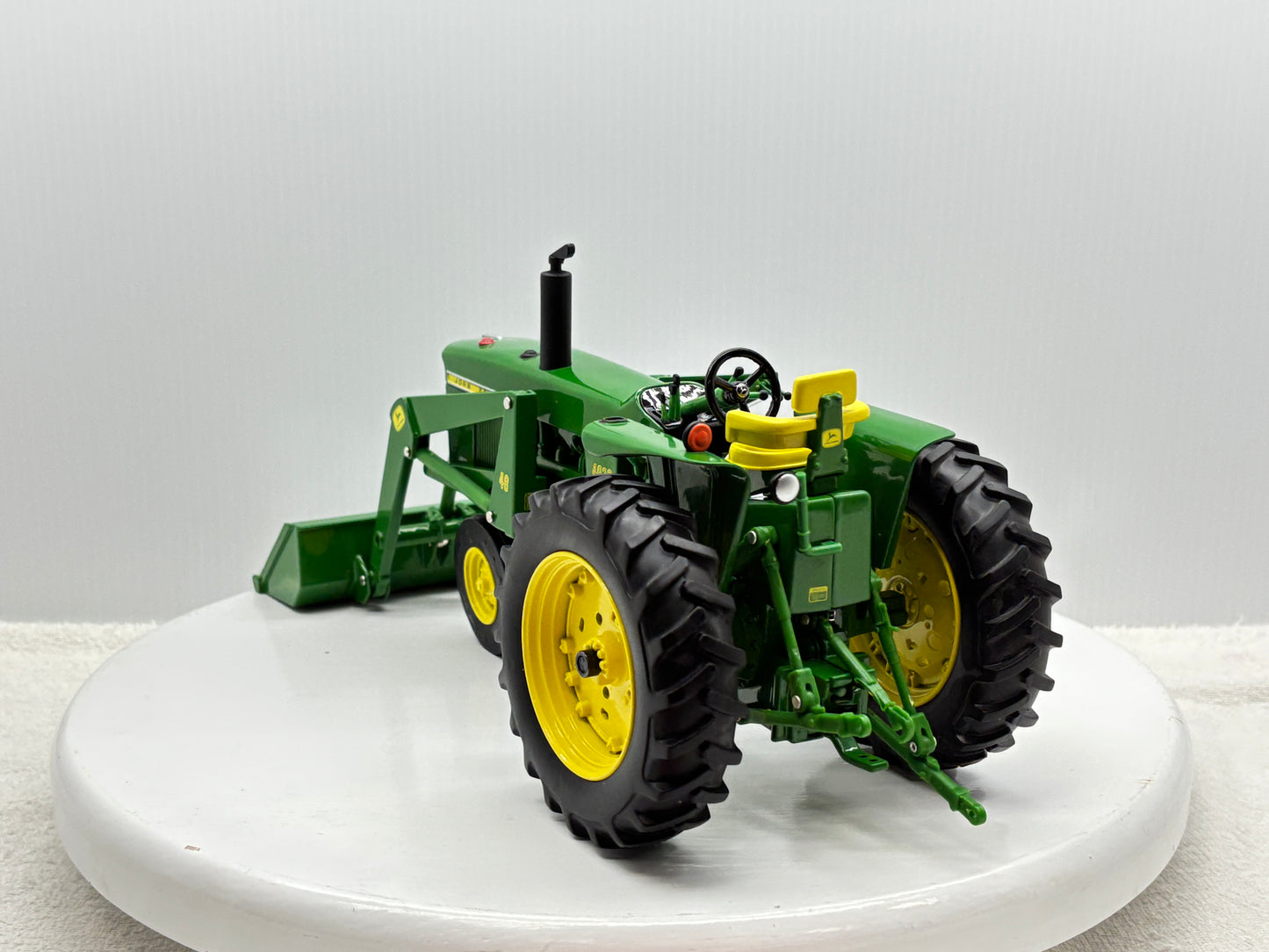 1/16 John Deere 4020 with 48 Loader