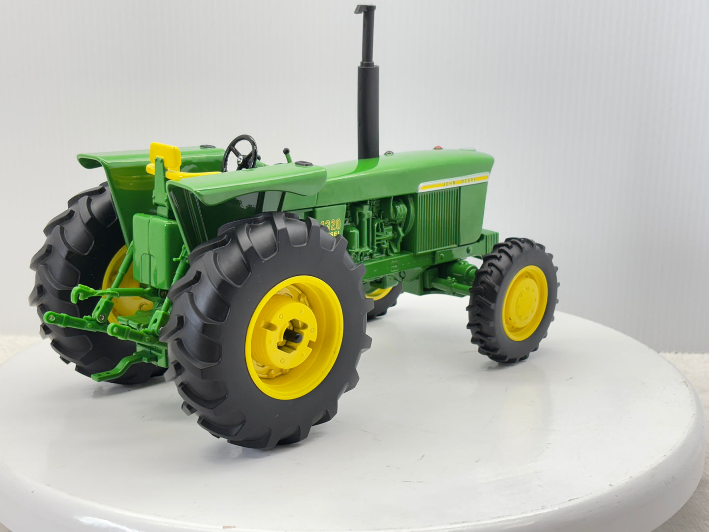1/16 John Deere 4320 MFWD Prestige