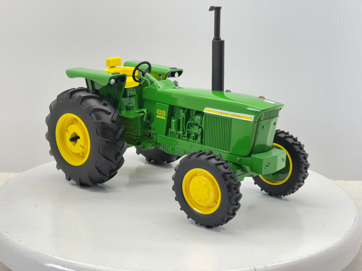 1/16 John Deere 4320 MFWD Prestige