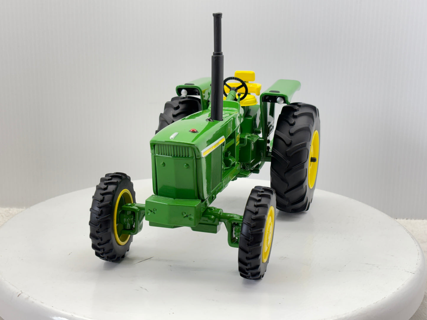 1/16 John Deere 4320 MFWD Prestige