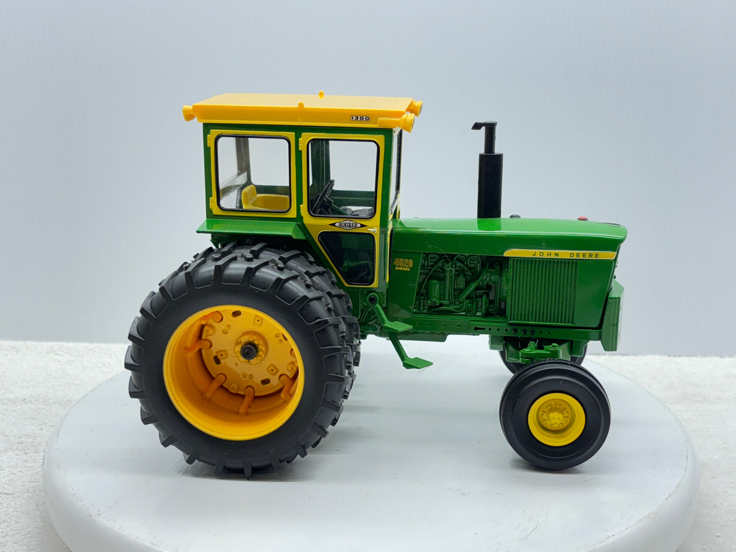 1/16 John Deere 4520 200th