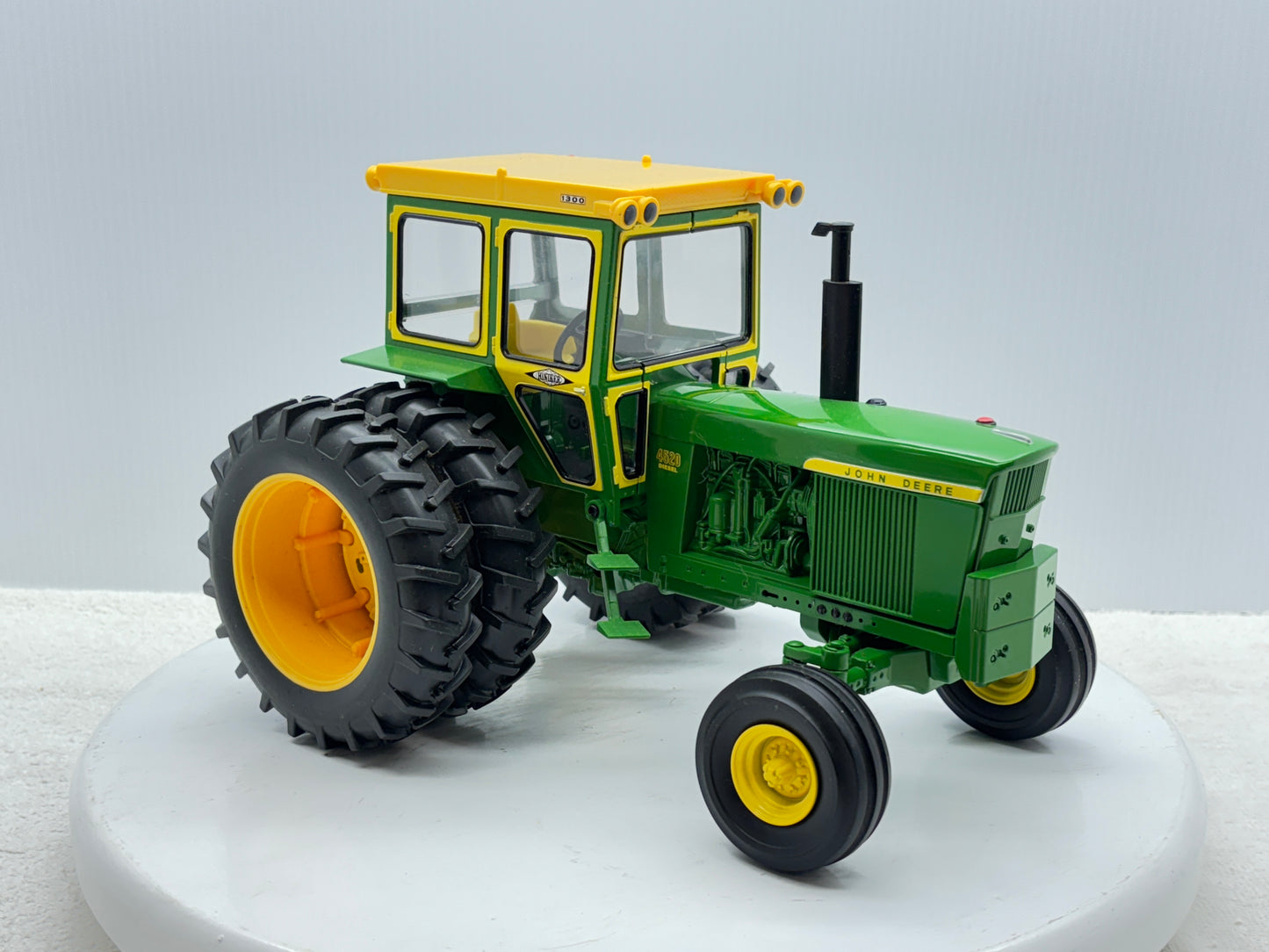1/16 John Deere 4520 200th
