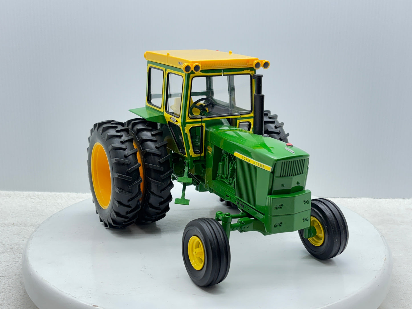 1/16 John Deere 4520 200th