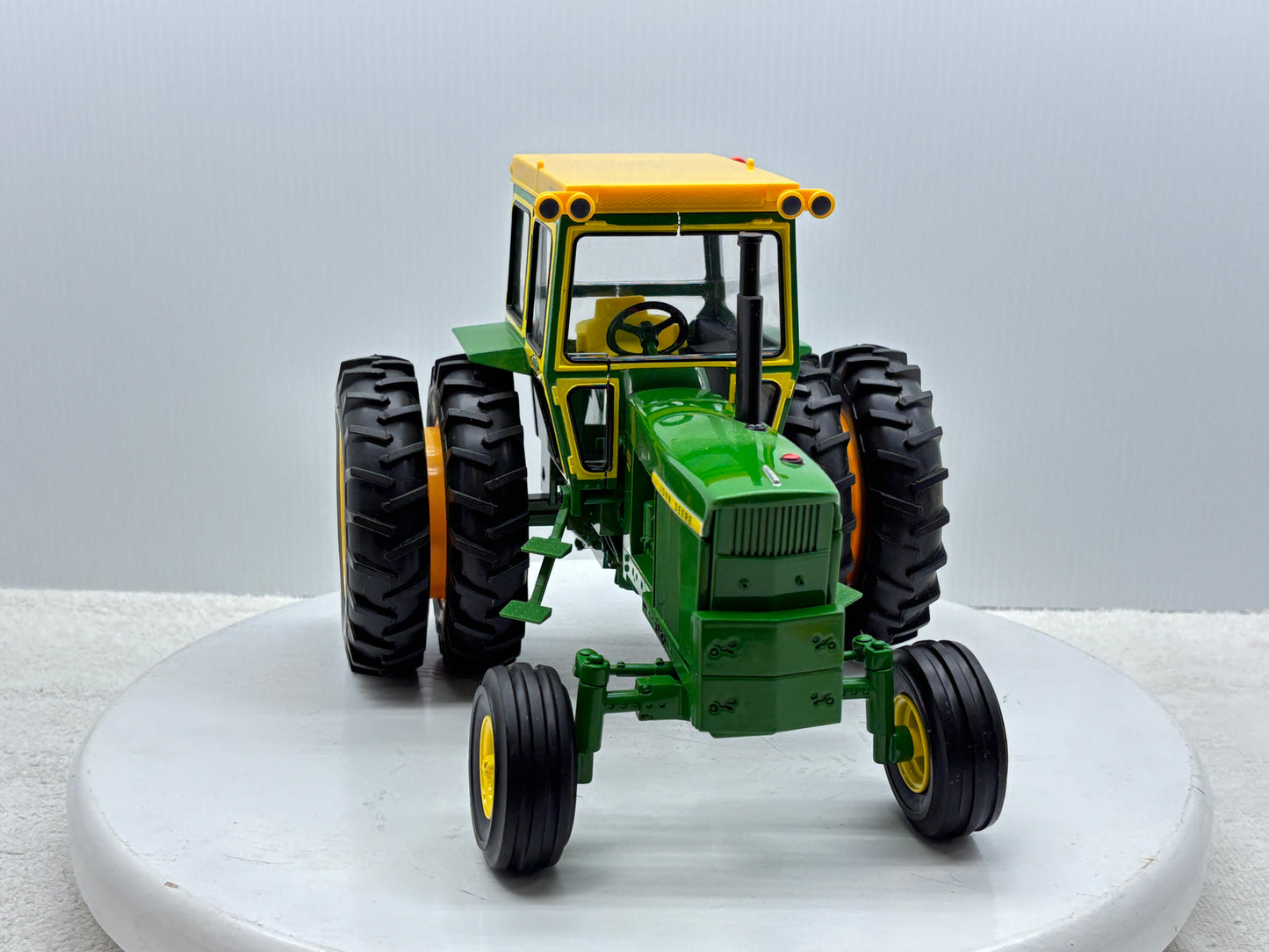 1/16 John Deere 4520 200th