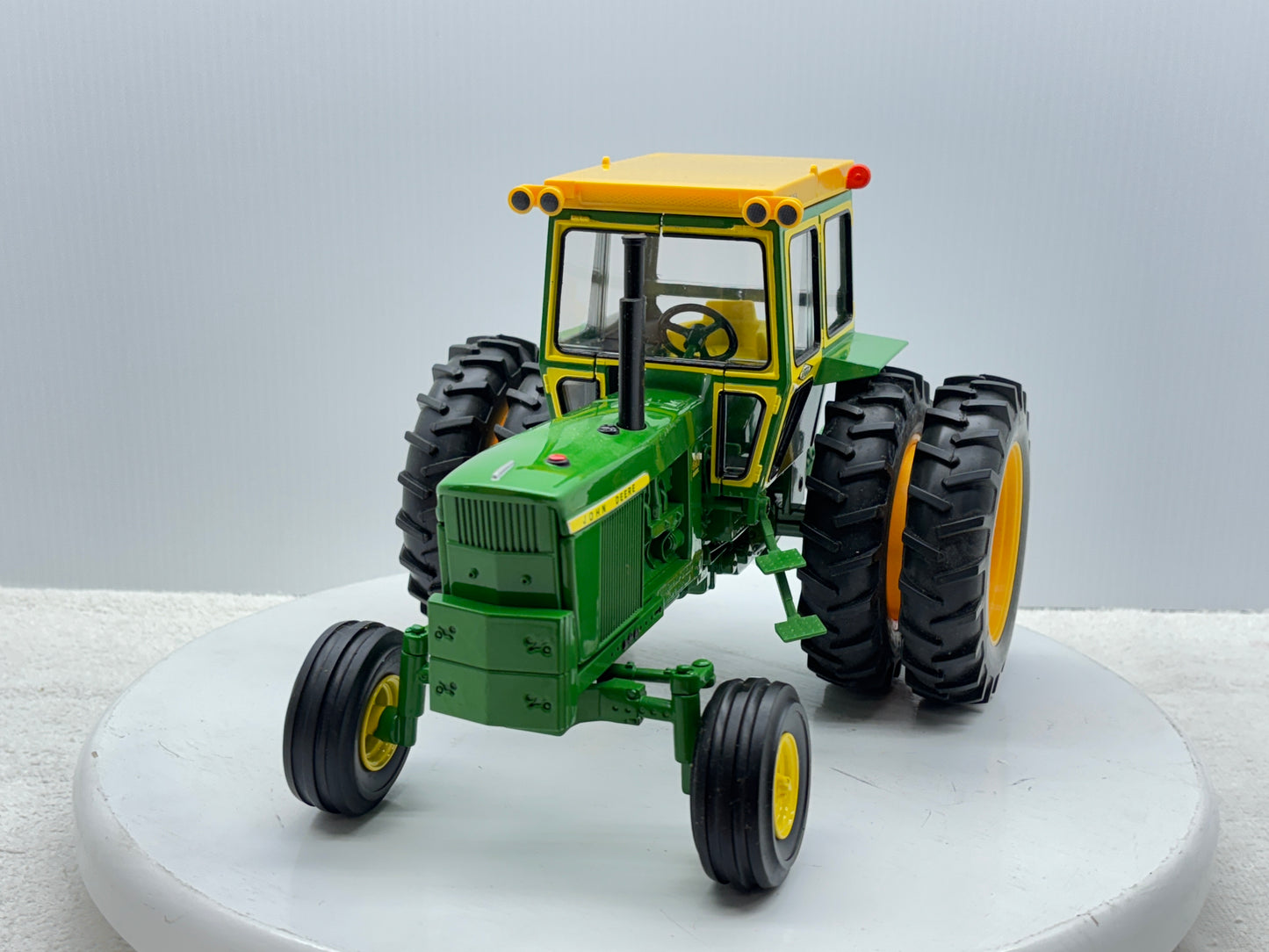 1/16 John Deere 4520 200th