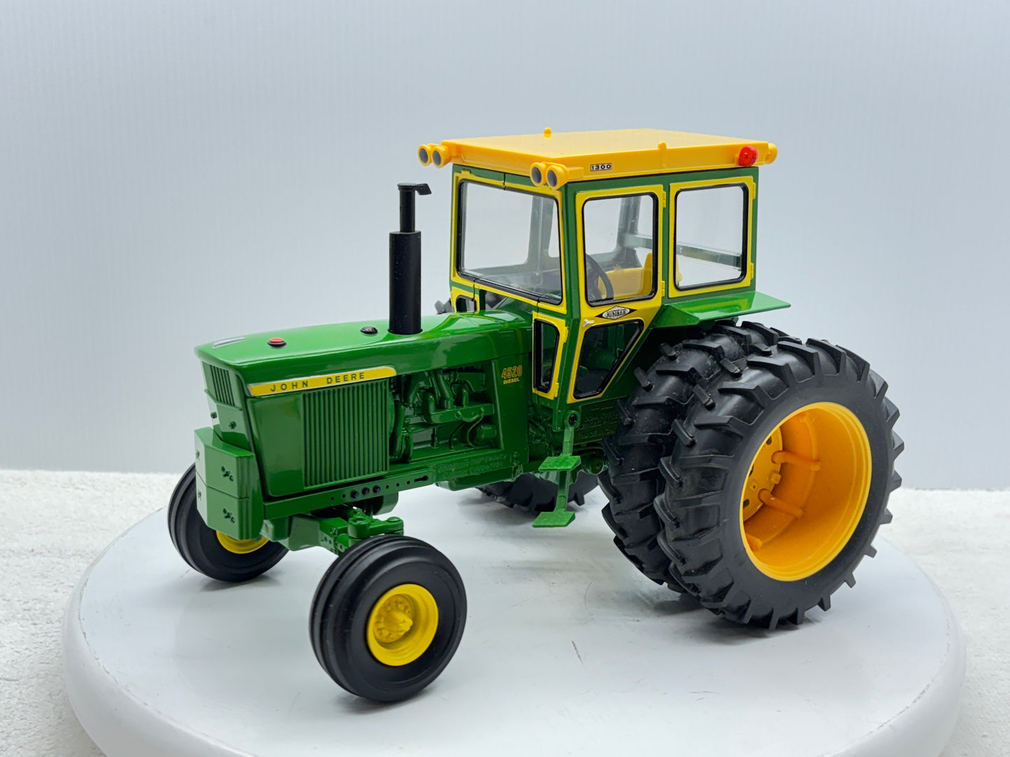 1/16 John Deere 4520 200th