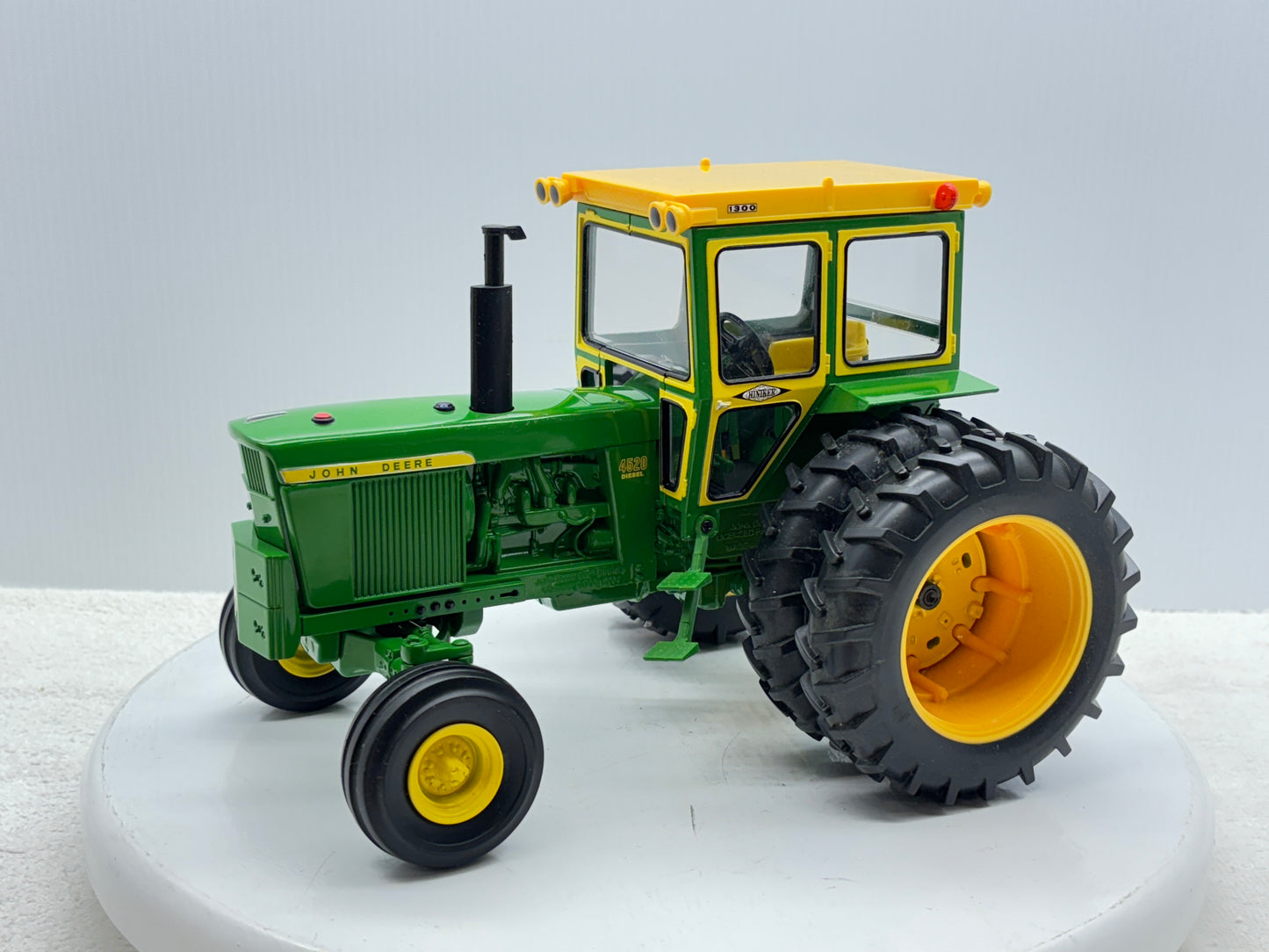 1/16 John Deere 4520 200th