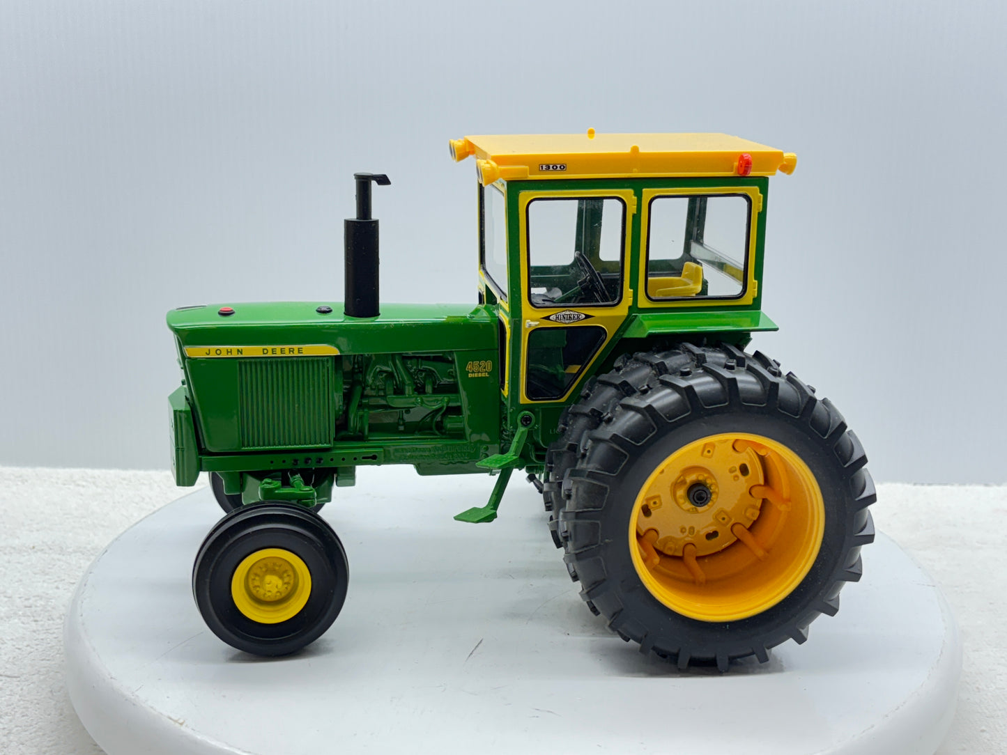 1/16 John Deere 4520 200th