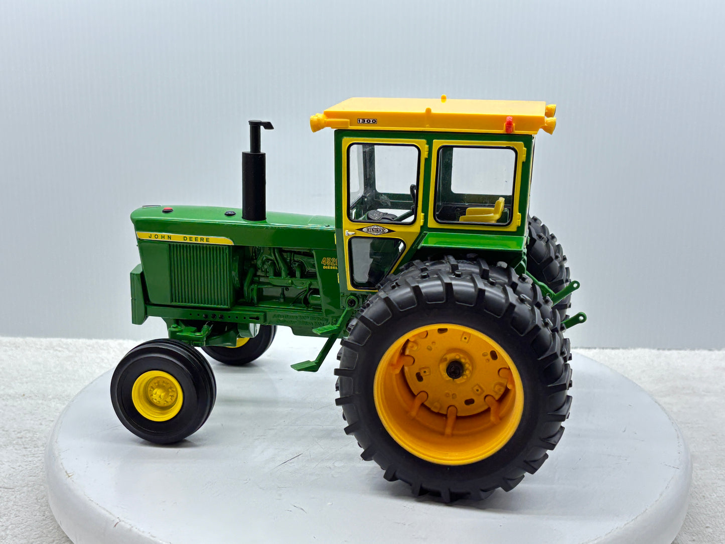 1/16 John Deere 4520 200th