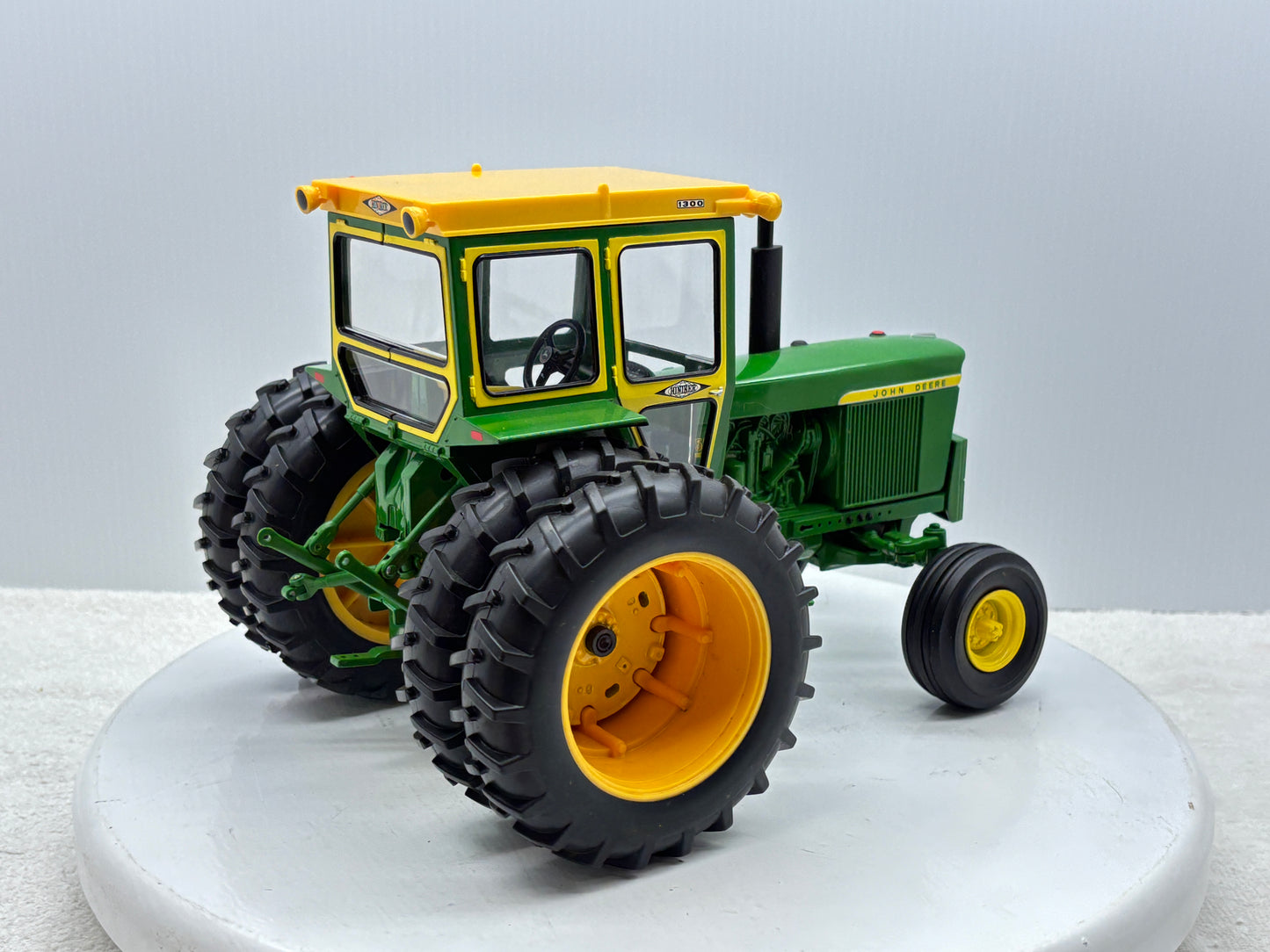 1/16 John Deere 4520 200th