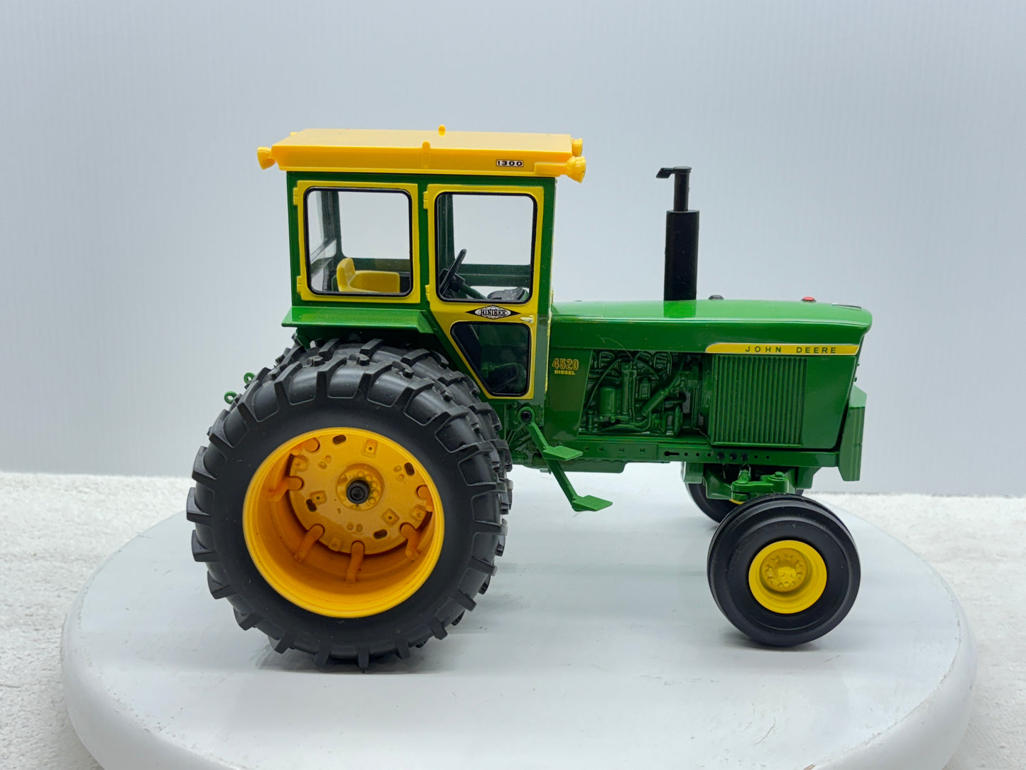 1/16 John Deere 4520 200th