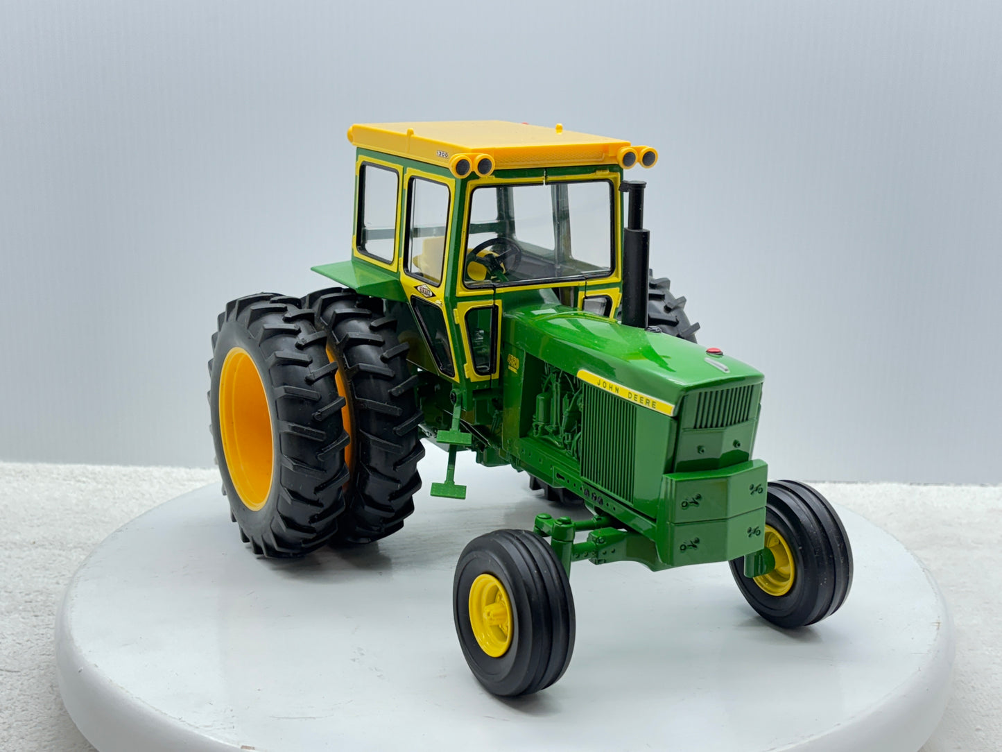 1/16 John Deere 4520 200th