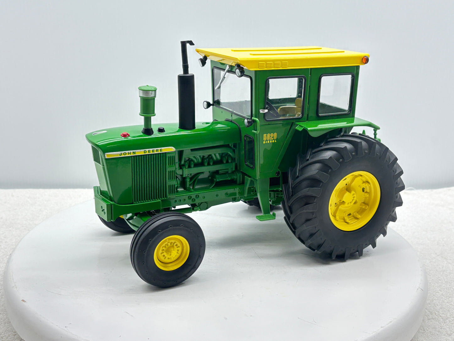 1/16 John Deere 5020 Two Cylinder Club
