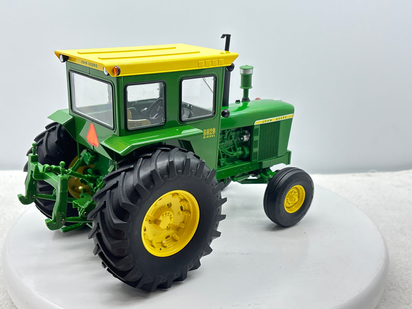 1/16 John Deere 5020 Two Cylinder Club