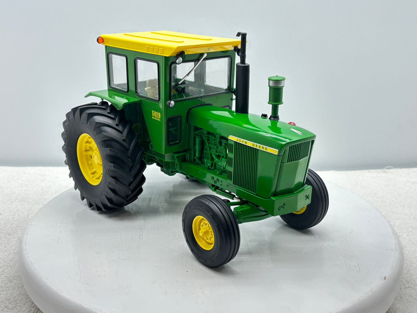 1/16 John Deere 5020 Two Cylinder Club