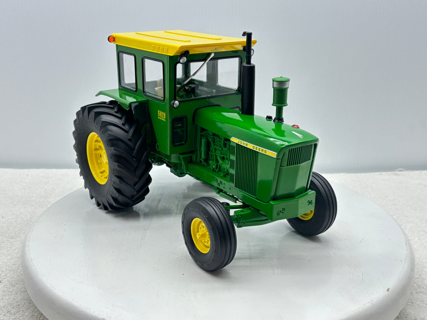 1/16 John Deere 5020 Two Cylinder Club