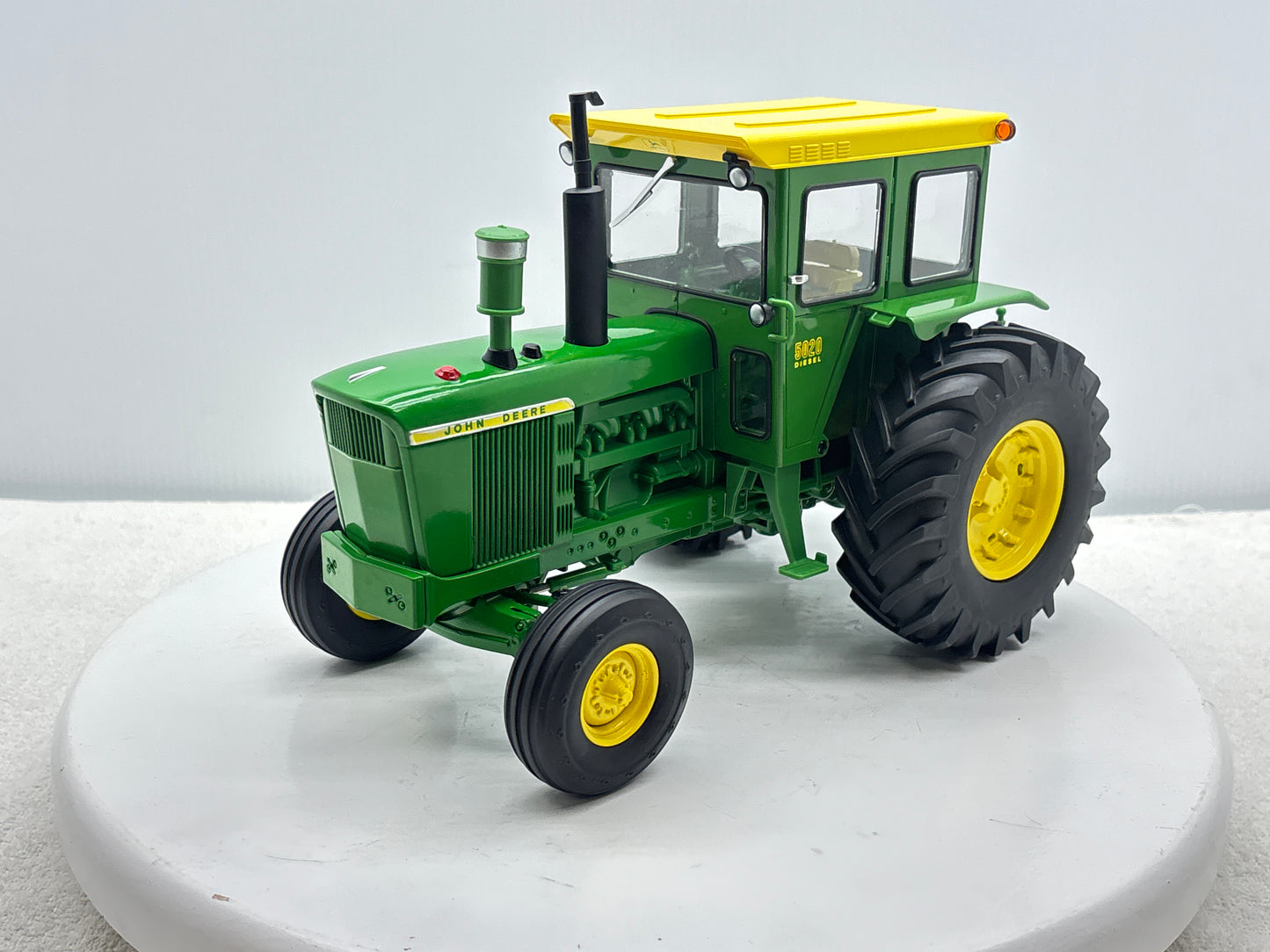 1/16 John Deere 5020 Two Cylinder Club