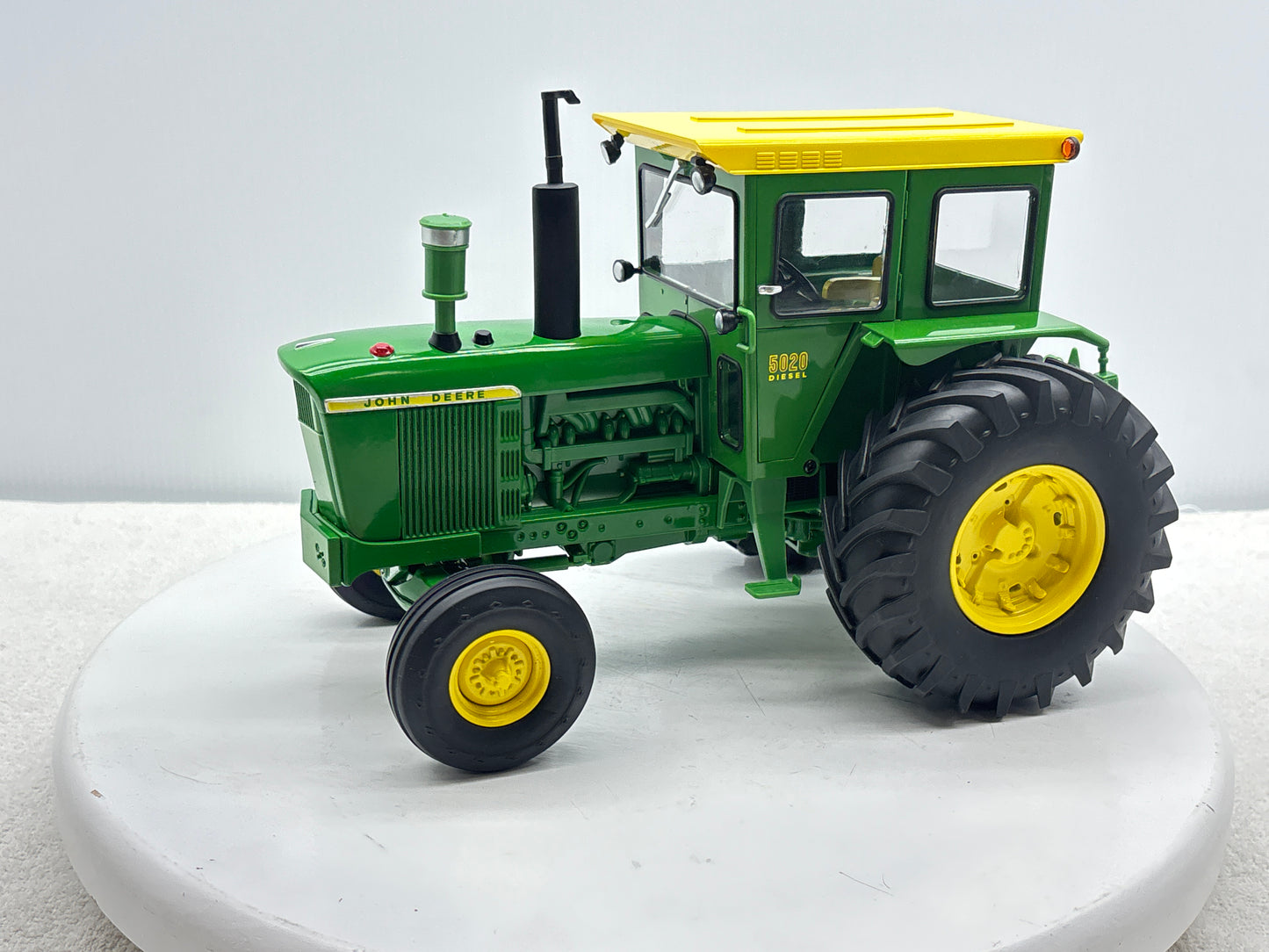 1/16 John Deere 5020 Two Cylinder Club