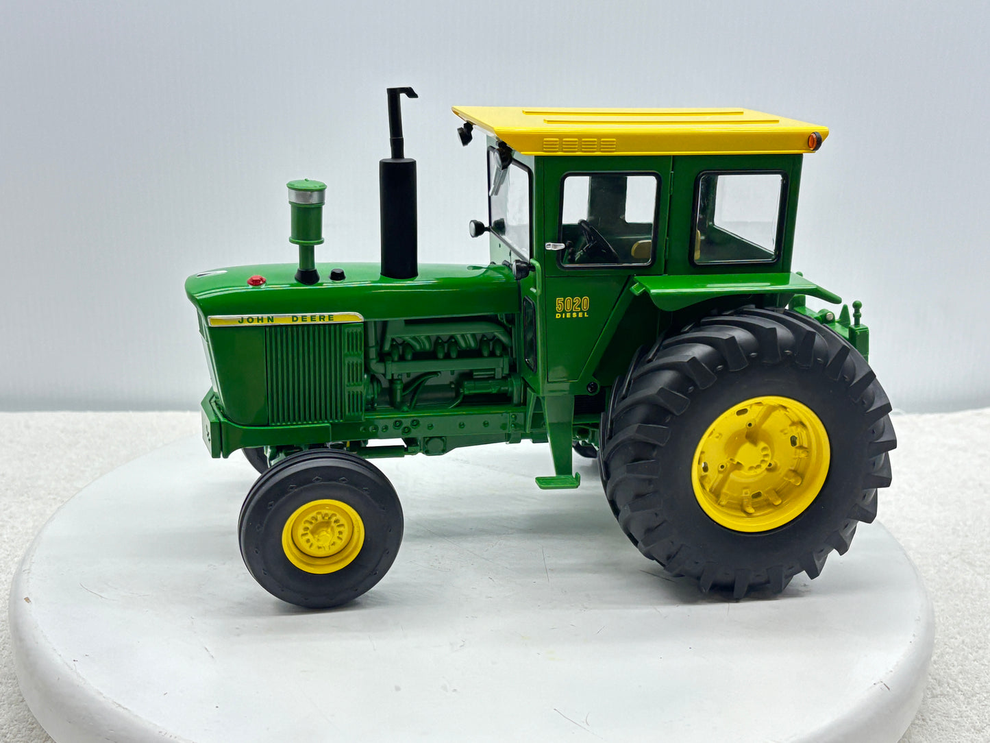 1/16 John Deere 5020 Two Cylinder Club