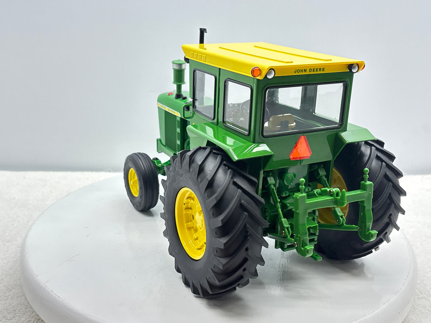 1/16 John Deere 5020 Two Cylinder Club