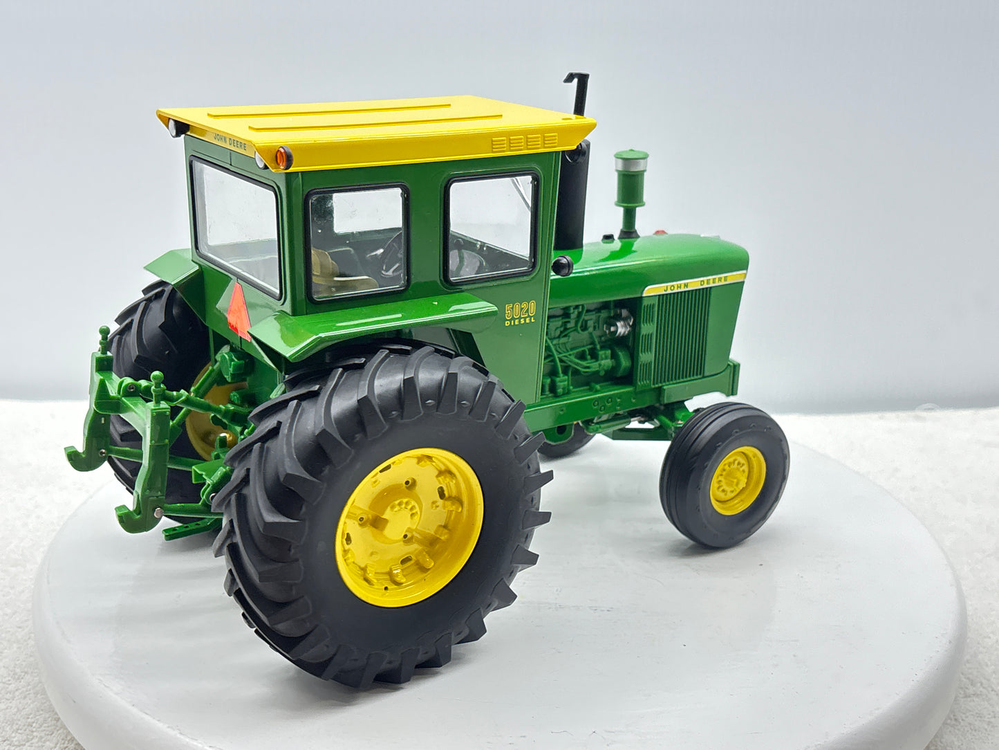 1/16 John Deere 5020 Two Cylinder Club
