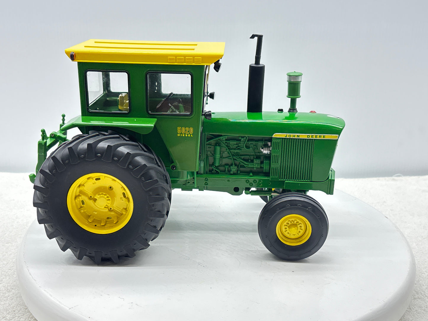 1/16 John Deere 5020 Two Cylinder Club