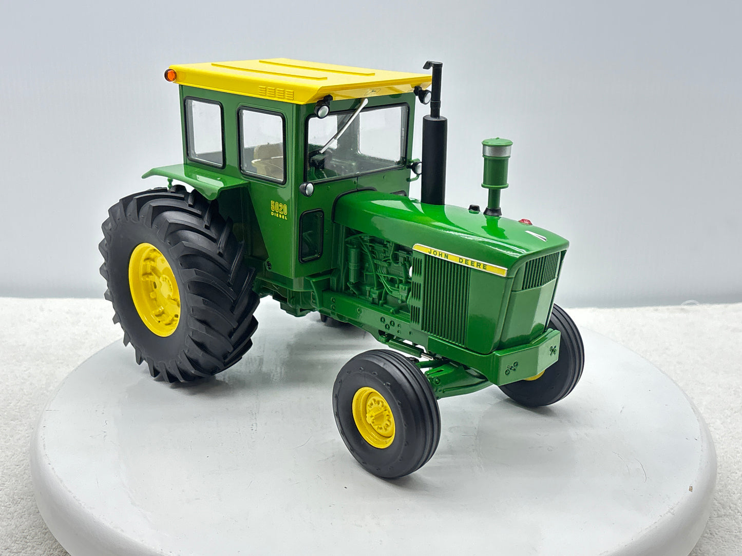 1/16 John Deere 5020 Two Cylinder Club
