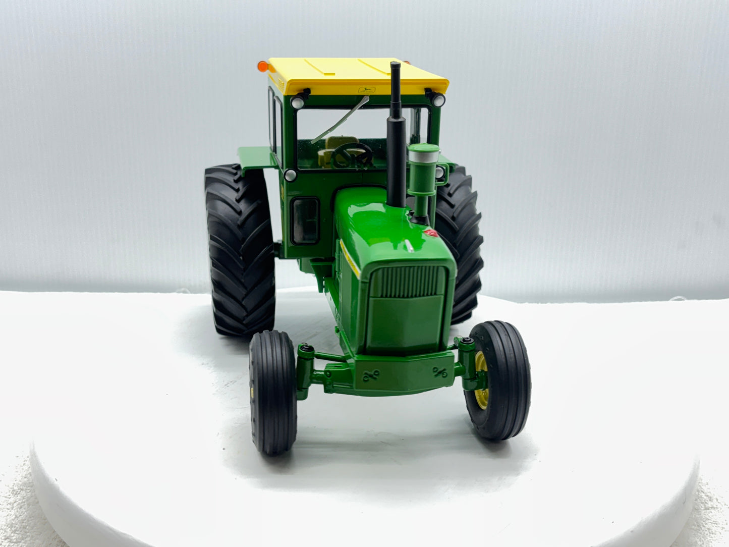 1/16 John Deere 5020 Two Cylinder Club