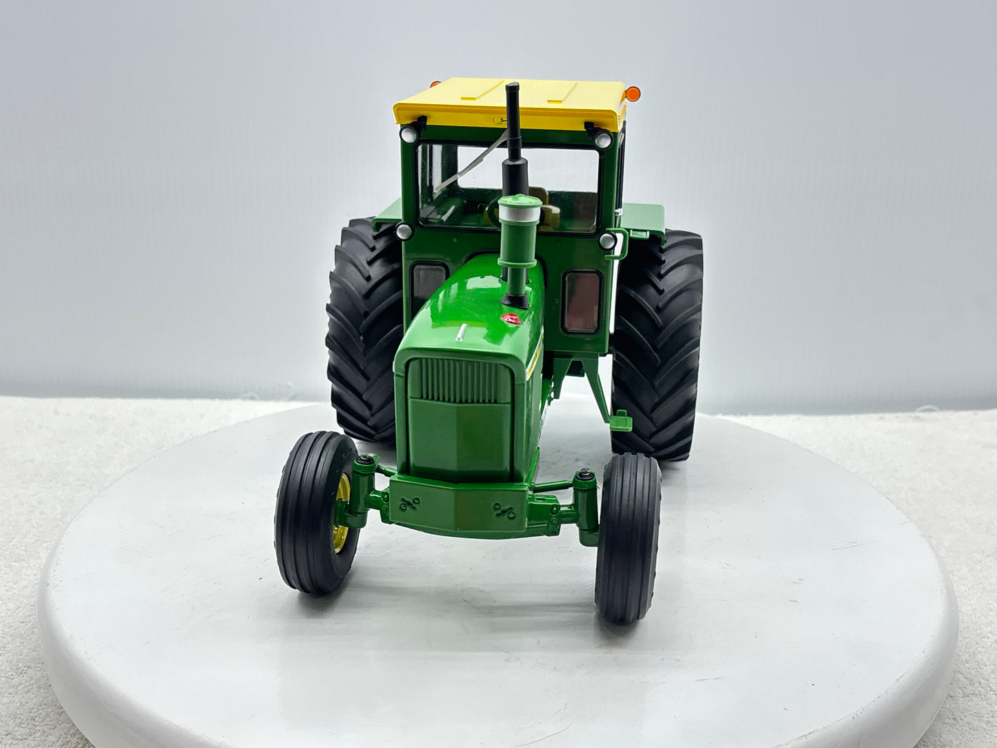 1/16 John Deere 5020 Two Cylinder Club
